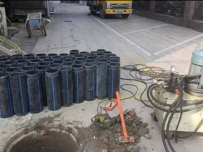 晋宁PE置换管厂家 DN315置换管 非开挖管短管置换